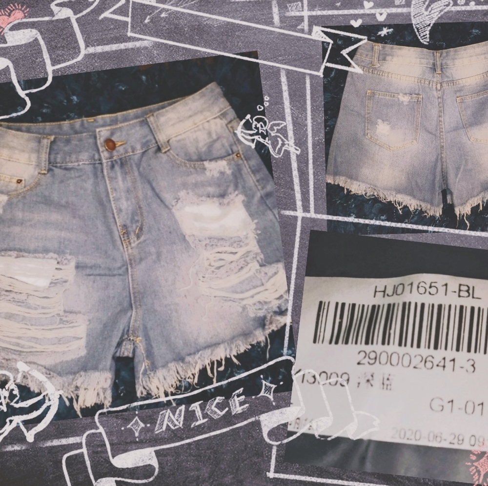 - 👣 Distressed Denim Shorts